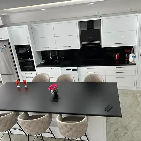 Havuzlu Sifir Lux Denize Nazir Кемер