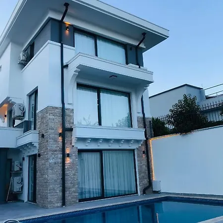 Villa Havuzlu Sifir Lux Denize Nazir *