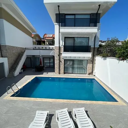 Havuzlu Sifir Lux Denize Nazir Kemer