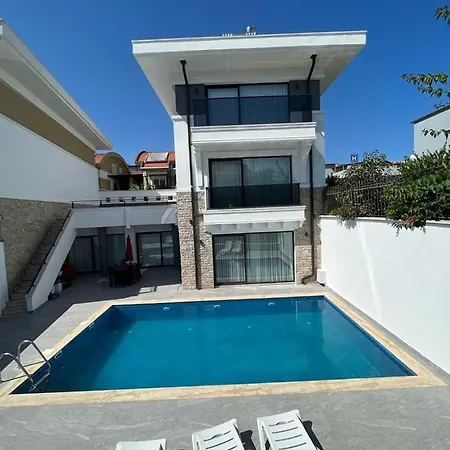Villa Havuzlu Sifir Lux Denize Nazir *