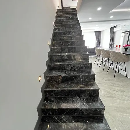 Havuzlu Sifir Lux Denize Nazir